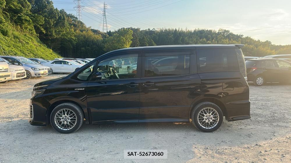 Toyota VOXY 2016 6920678-1