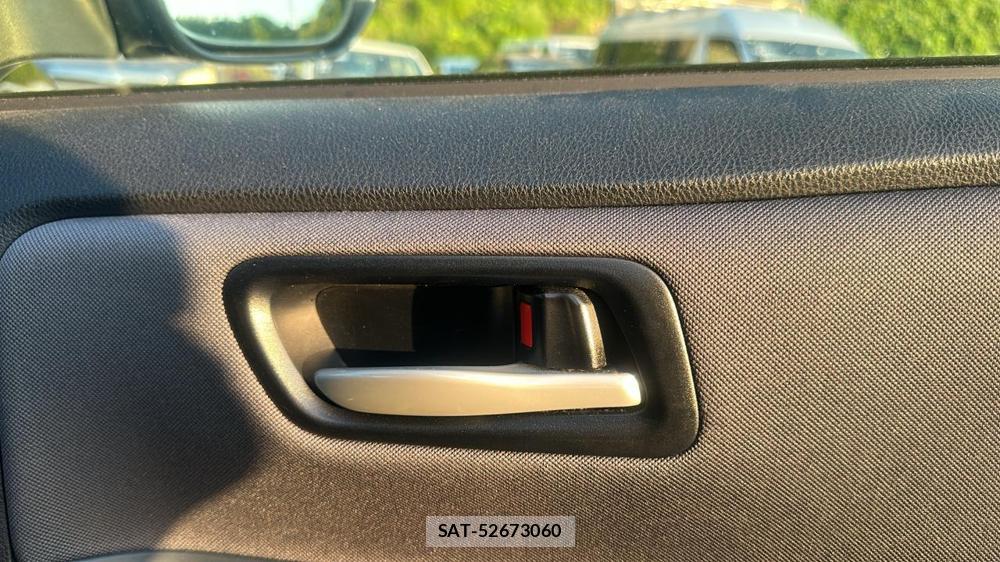 Toyota VOXY 2016 6920678-19