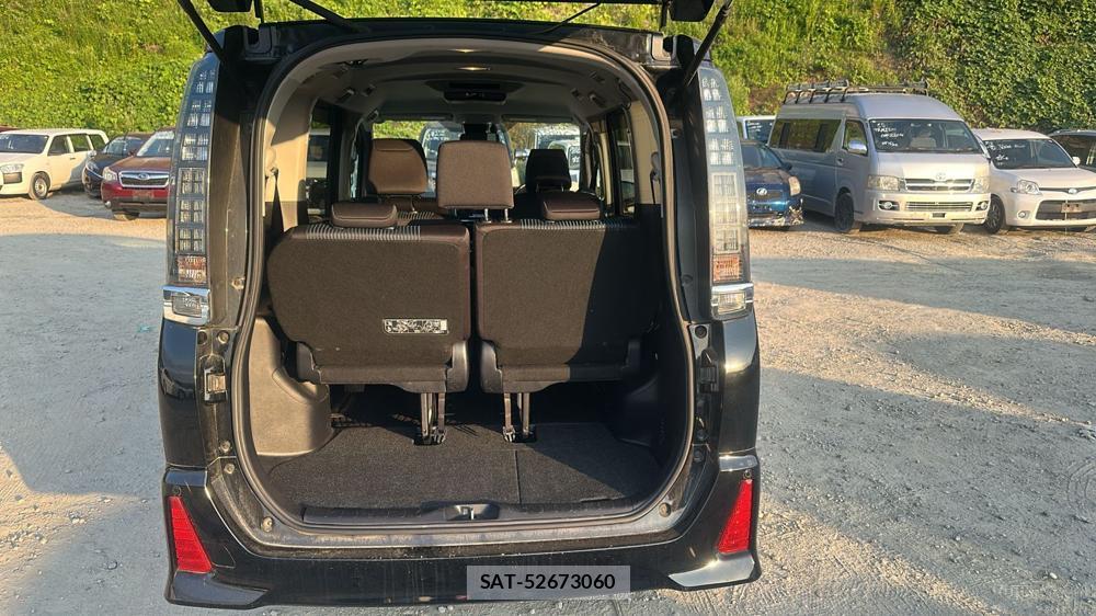 Toyota VOXY 2016 6920678-23