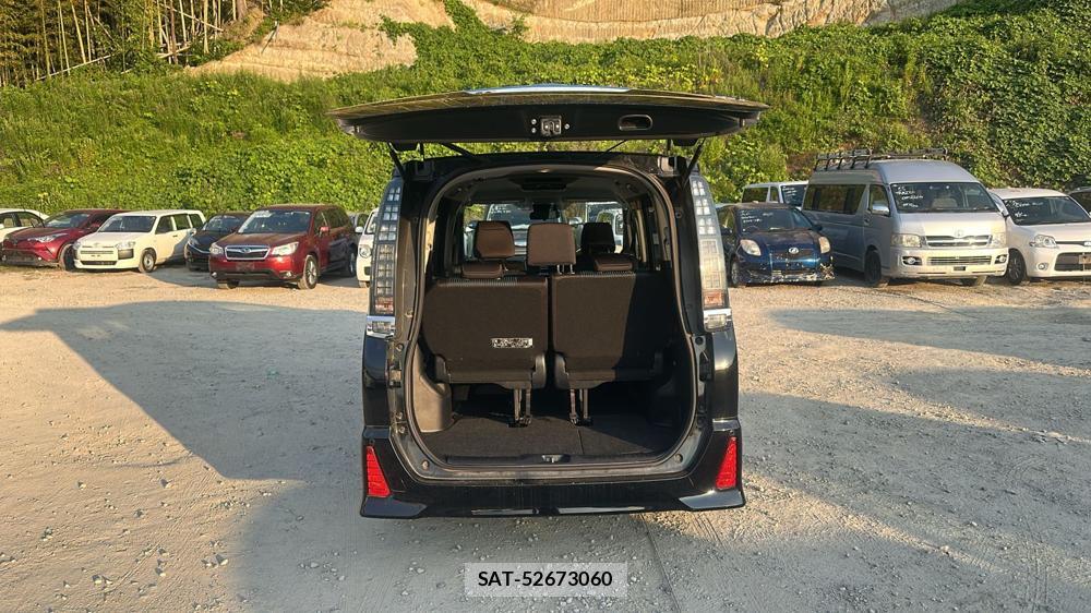 Toyota VOXY 2016 6920678-24