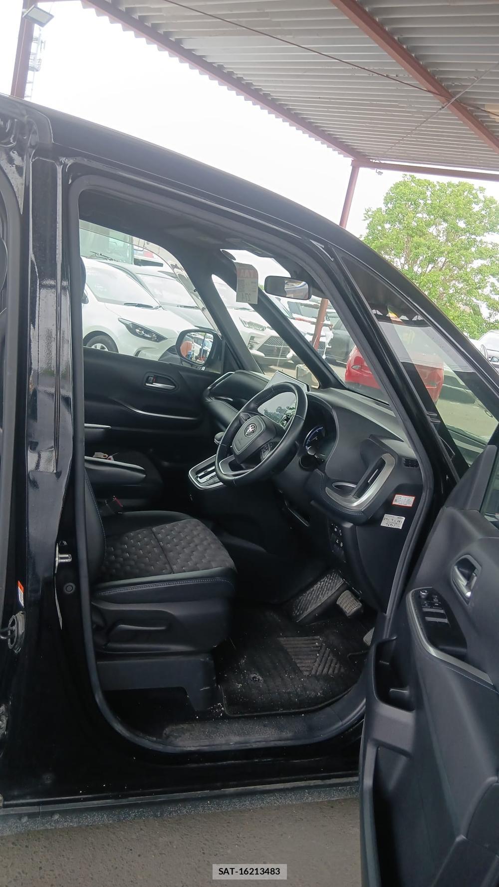 Toyota VOXY 2022 6920682-11
