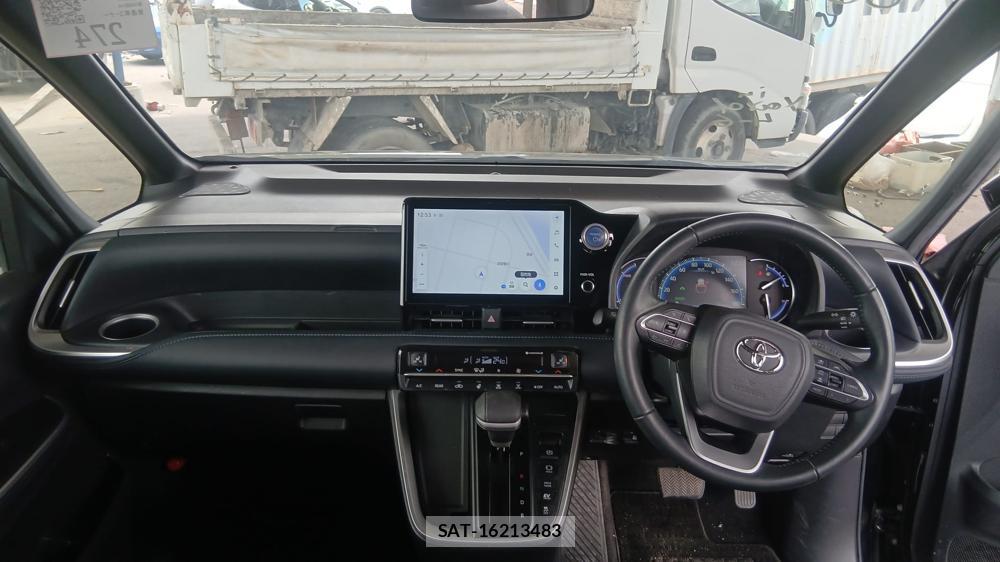 Toyota VOXY 2022 6920682-12