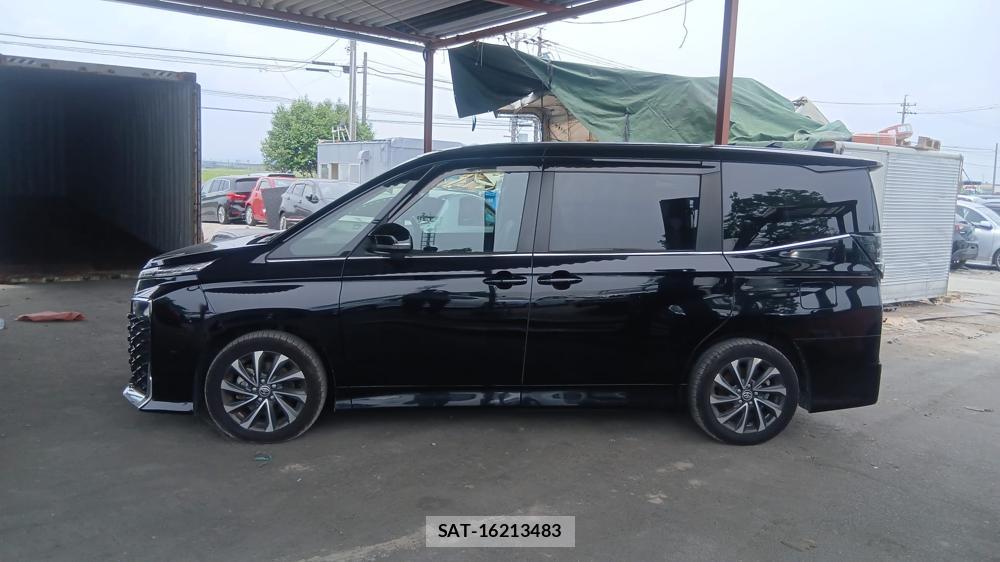 Toyota VOXY 2022 6920682-1
