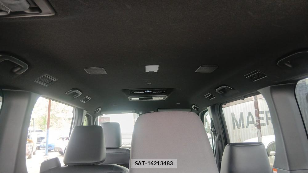 Toyota VOXY 2022 6920682-20