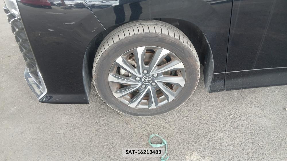 Toyota VOXY 2022 6920682-26
