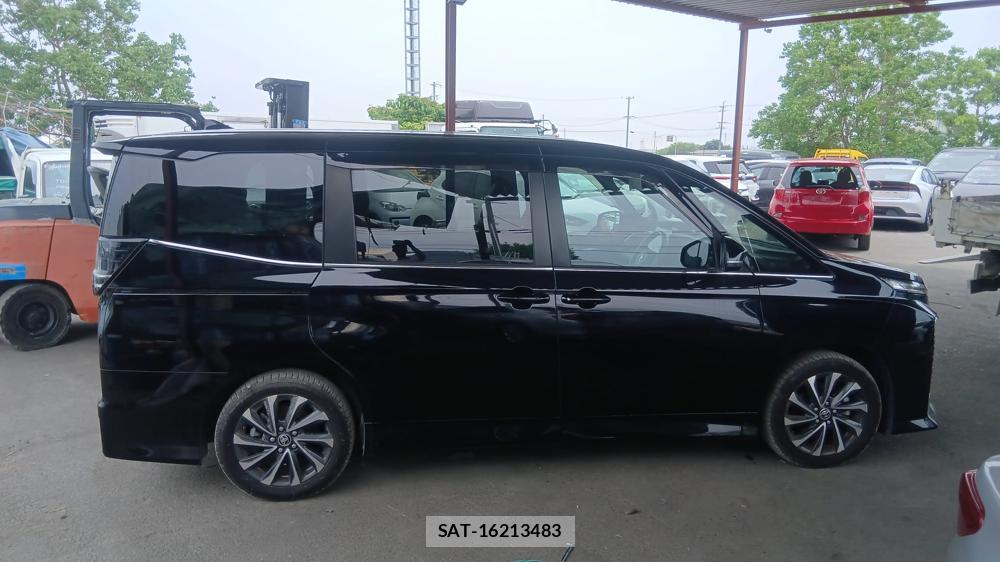 Toyota VOXY 2022 6920682-5