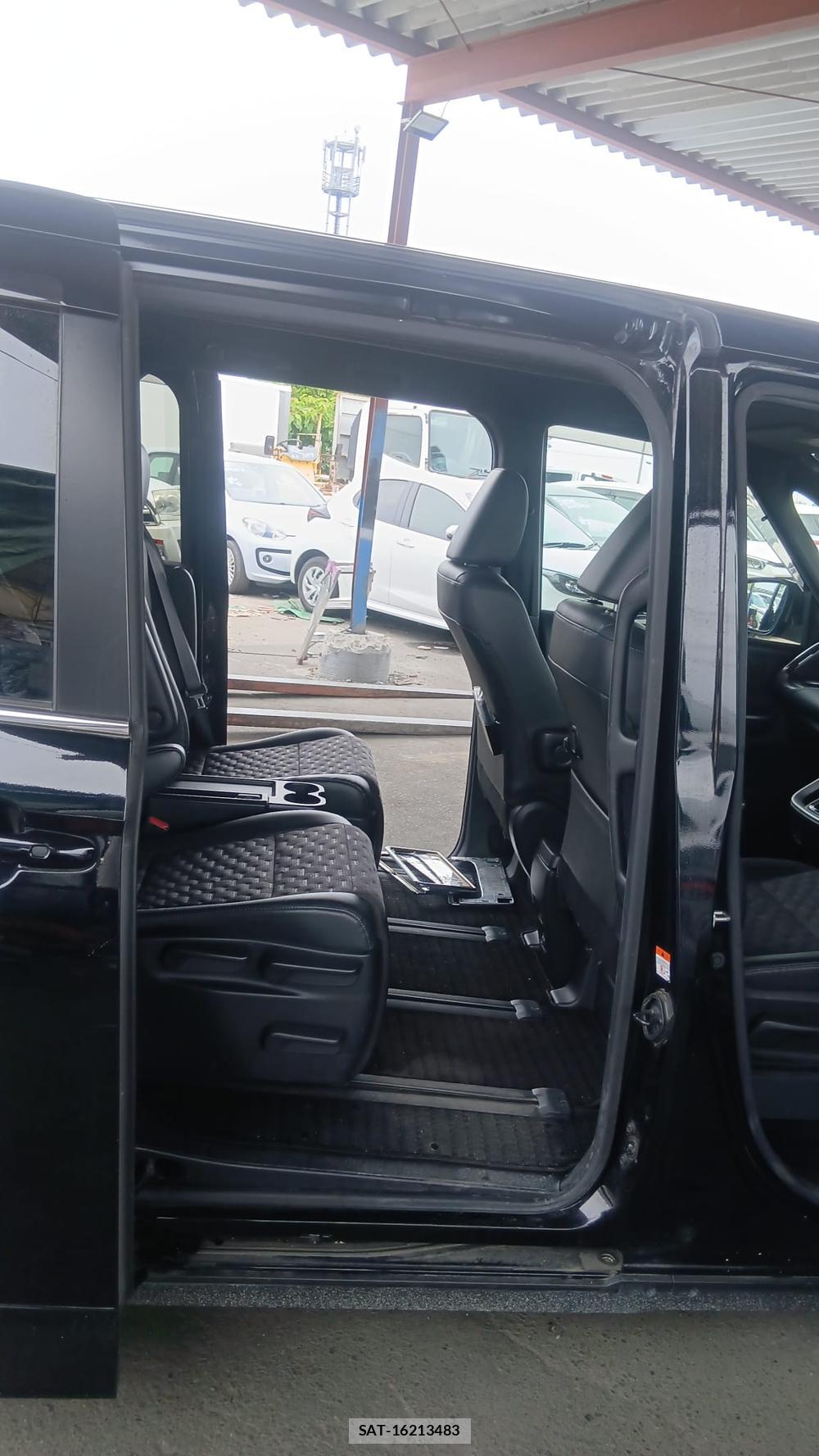 Toyota VOXY 2022 6920682-8