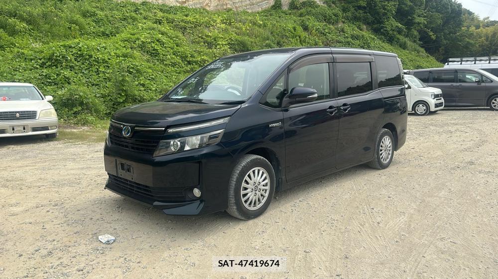 Toyota VOXY 2015 6920686-0