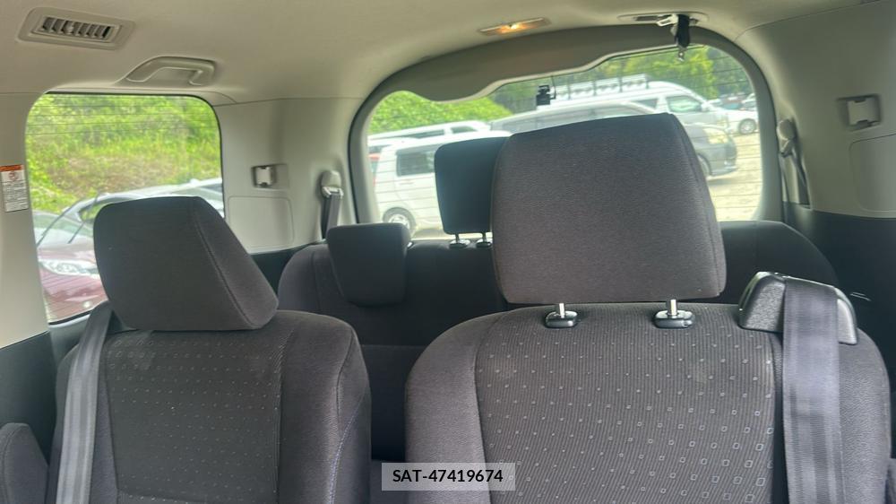 Toyota VOXY 2015 6920686-22