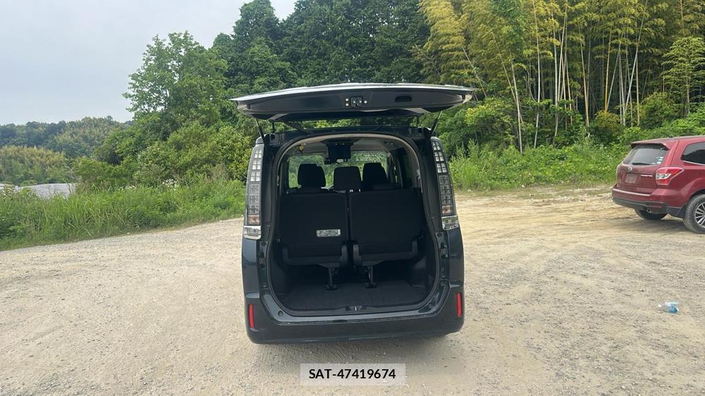 Toyota VOXY 2015 6920686-24