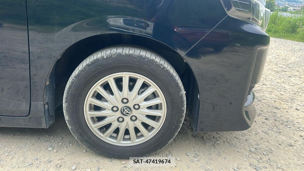 Toyota VOXY 2015 6920686-26