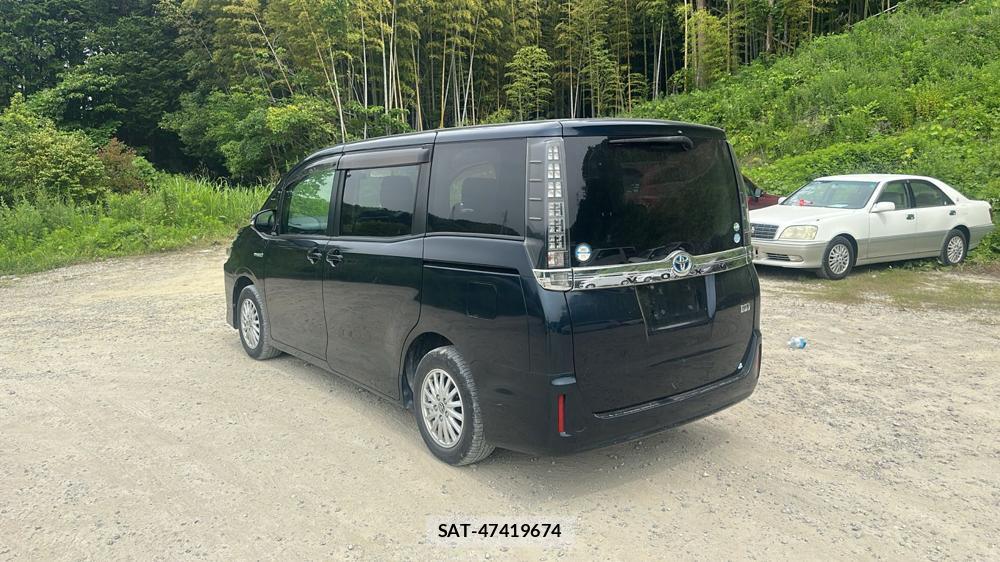 Toyota VOXY 2015 6920686-2