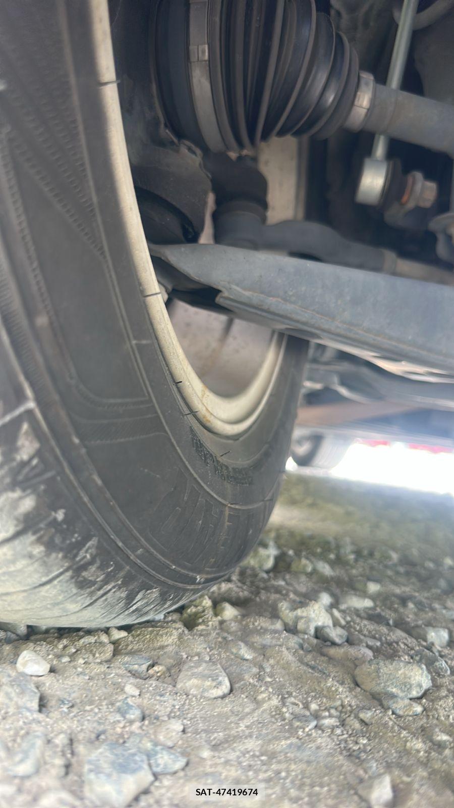 Toyota VOXY 2015 6920686-31