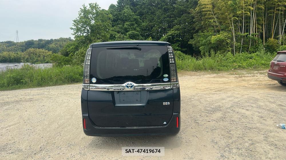 Toyota VOXY 2015 6920686-3
