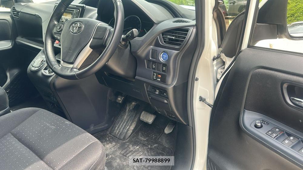 Toyota VOXY 2015 6788183-15