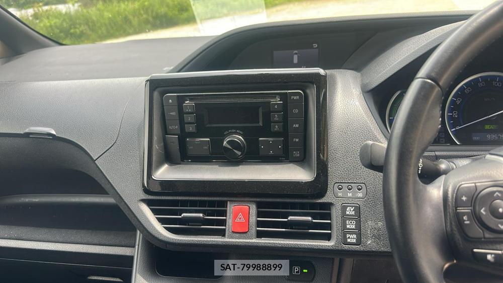 Toyota VOXY 2015 6788183-17
