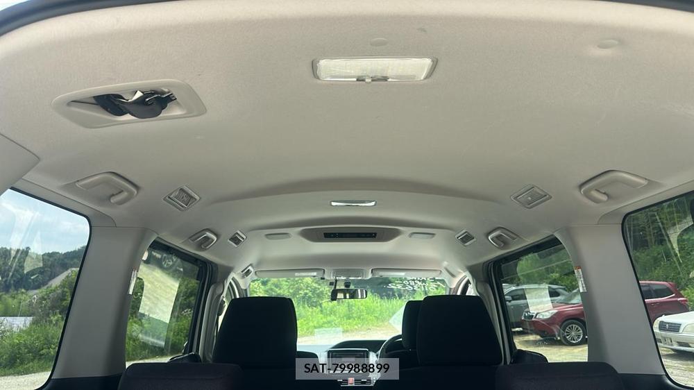 Toyota VOXY 2015 6788183-23