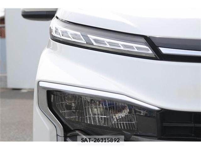 Toyota VOXY 2022-04 7563047-9
