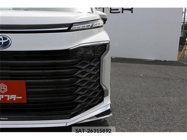Toyota VOXY 2022-04 7563047-12
