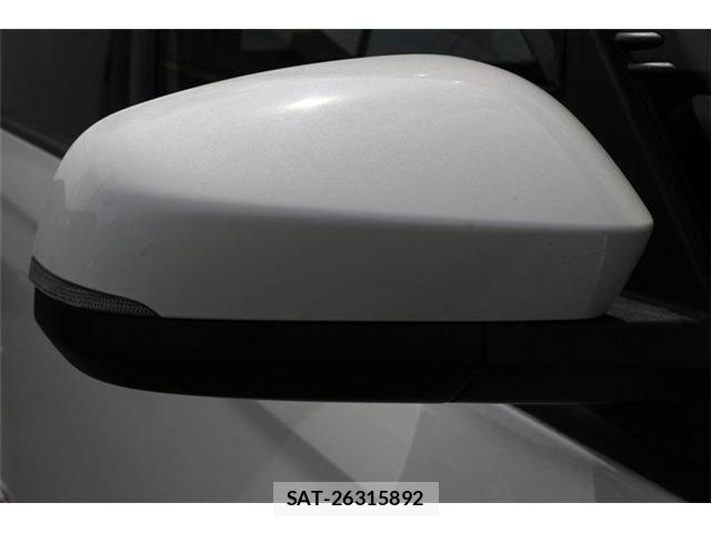Toyota VOXY 2022-04 7563047-14