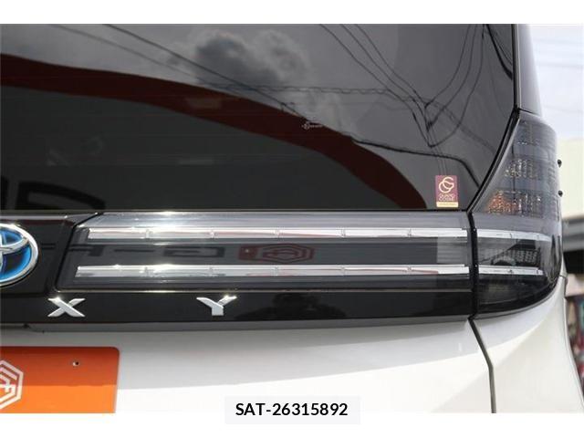 Toyota VOXY 2022-04 7563047-15