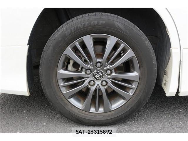 Toyota VOXY 2022-04 7563047-20