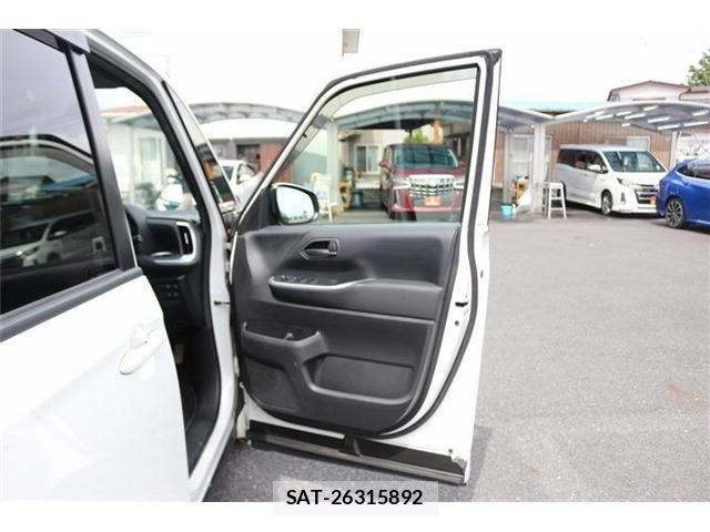Toyota VOXY 2022-04 7563047-23