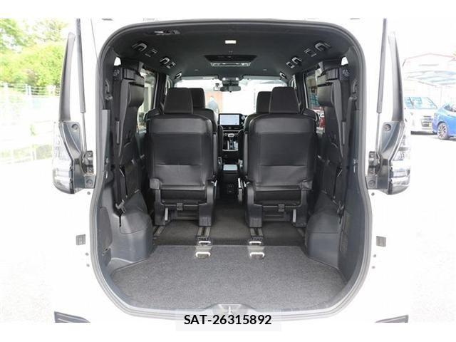 Toyota VOXY 2022-04 7563047-28