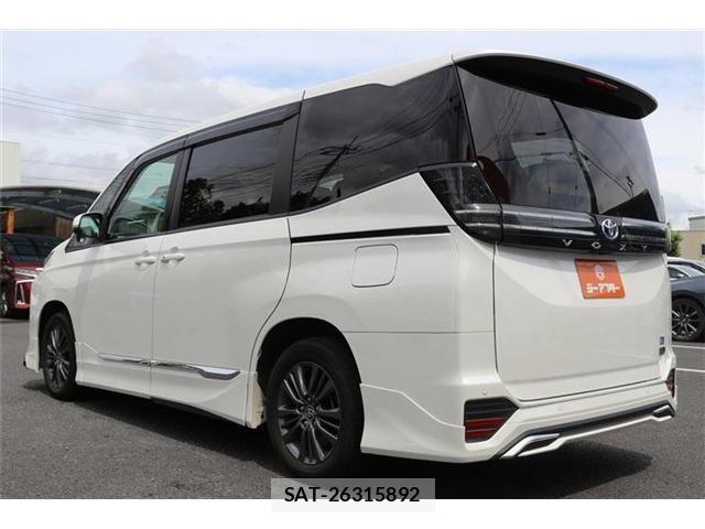 Toyota VOXY 2022-04 7563047-6