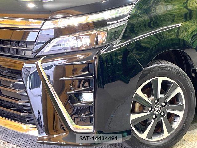 Toyota VOXY 2019-04 7563051-12