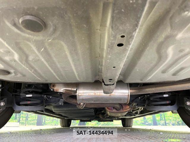 Toyota VOXY 2019-04 7563051-18