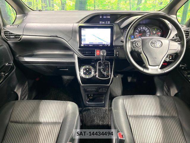 Toyota VOXY 2019-04 7563051-1