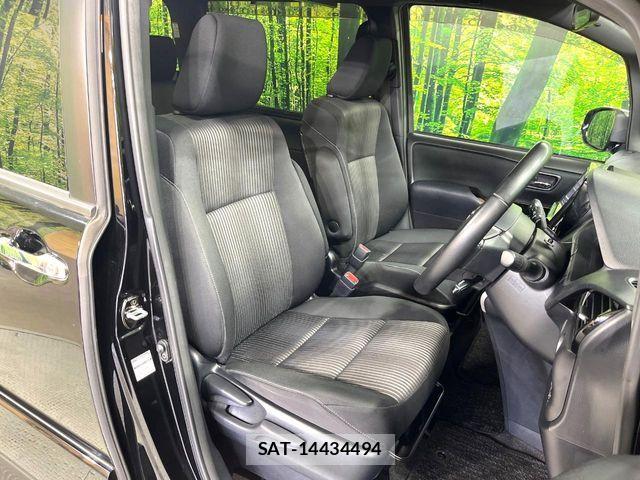 Toyota VOXY 2019-04 7563051-7