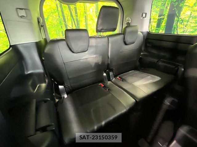 Toyota VOXY 2014-10 7563063-9