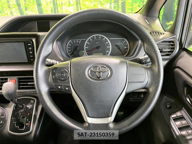 Toyota VOXY 2014-10 7563063-11