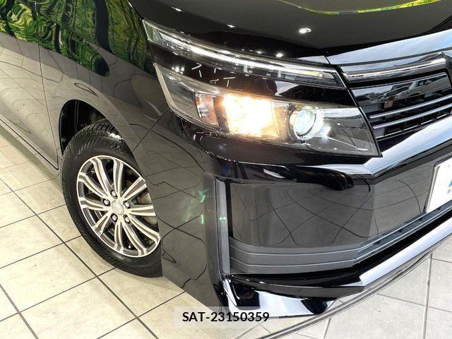 Toyota VOXY 2014-10 7563063-12