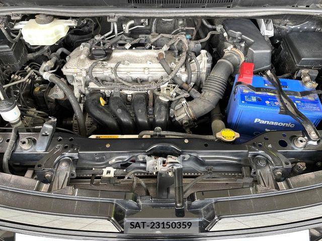 Toyota VOXY 2014-10 7563063-17