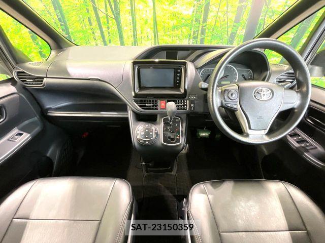 Toyota VOXY 2014-10 7563063-1