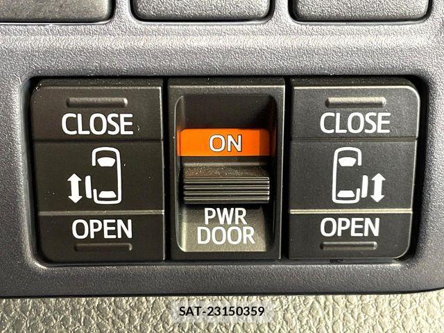 Toyota VOXY 2014-10 7563063-5