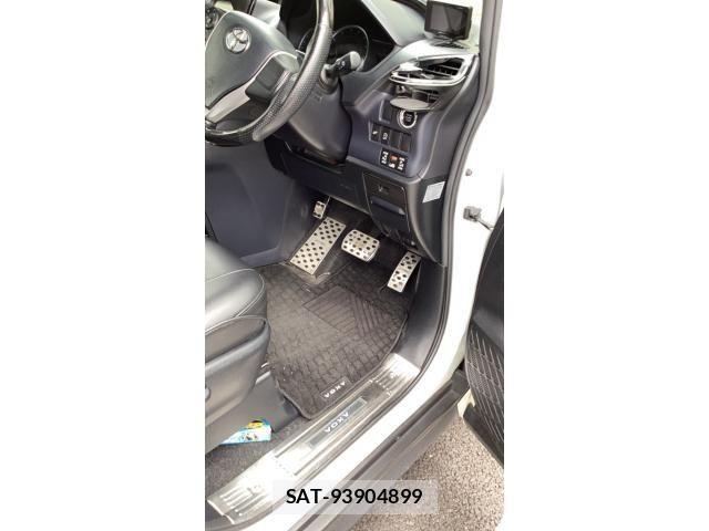 Toyota VOXY 2014-04 7563062-9
