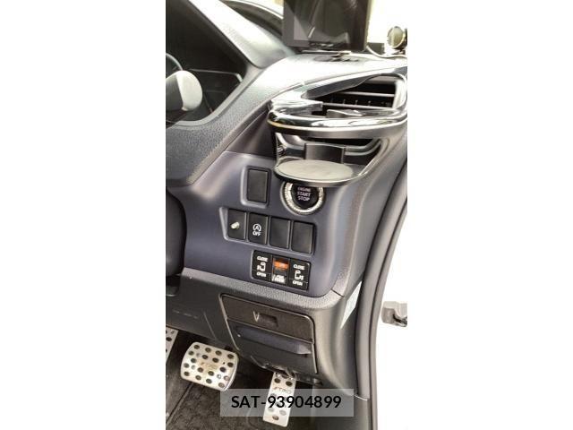 Toyota VOXY 2014-04 7563062-10