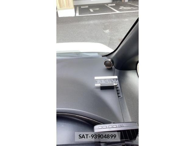 Toyota VOXY 2014-04 7563062-12