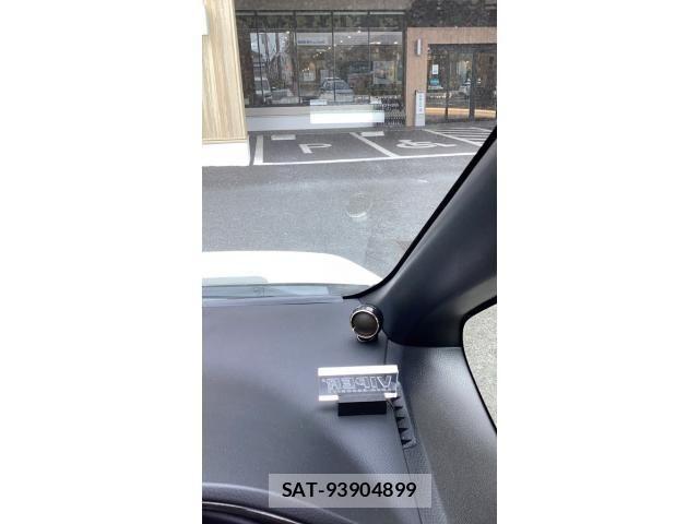 Toyota VOXY 2014-04 7563062-21
