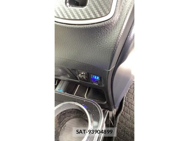 Toyota VOXY 2014-04 7563062-25
