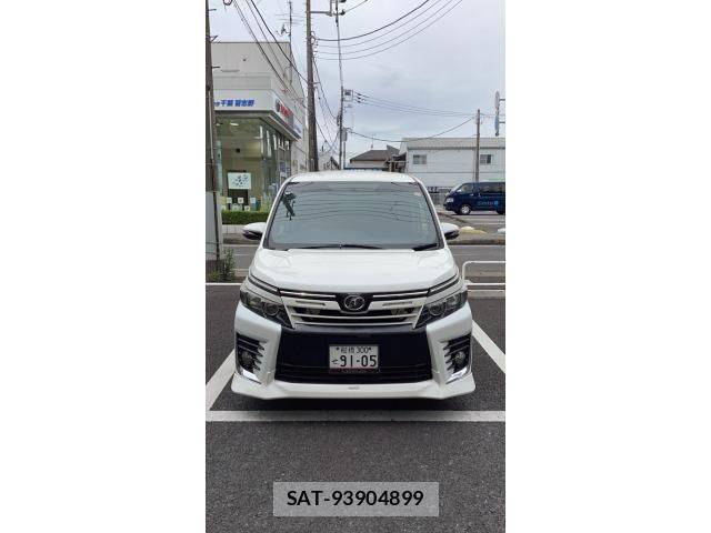 Toyota VOXY 2014-04 7563062-3