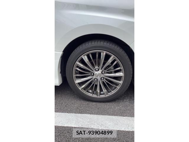 Toyota VOXY 2014-04 7563062-5