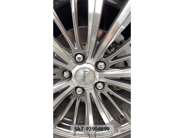 Toyota VOXY 2014-04 7563062-6