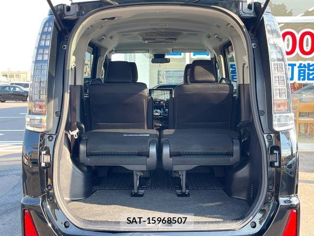 Toyota VOXY 2017-05 7563054-9