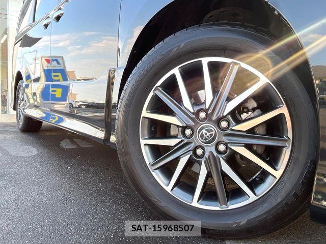Toyota VOXY 2017-05 7563054-12
