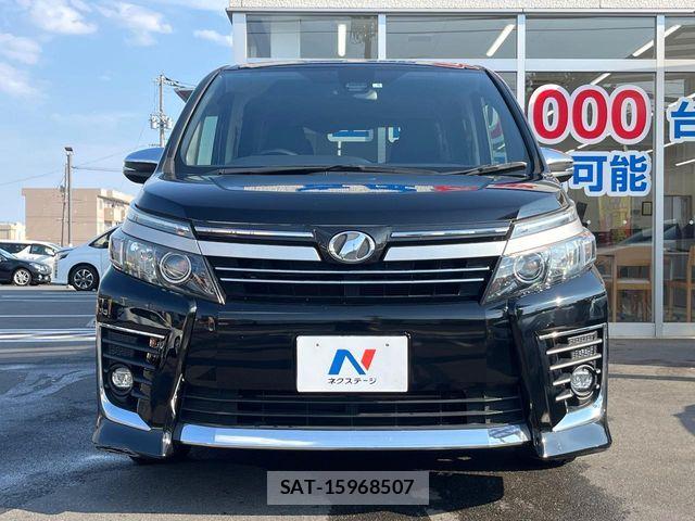Toyota VOXY 2017-05 7563054-13